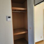 リビングにも収納があります (内装)