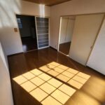 ＤＫと続き間になっている洋室 (居間)