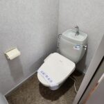 トイレ・温水洗浄便座設置しました (内装)