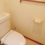 トイレにも窓があり明るいです