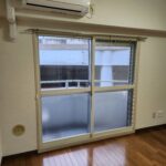 線路沿いですが二重サッシで静かなお部屋です。 (内装) 線路沿いですが二重サッシで静かなお部屋です。 (内装)
