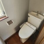 トイレも窓付きです