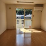 広い8帖の洋室 (内装)