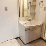 室内洗濯機置場に独立洗面台があります