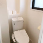 トイレは温水洗浄便座を設置したばかり。
