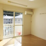 明るいお部屋 (居間)